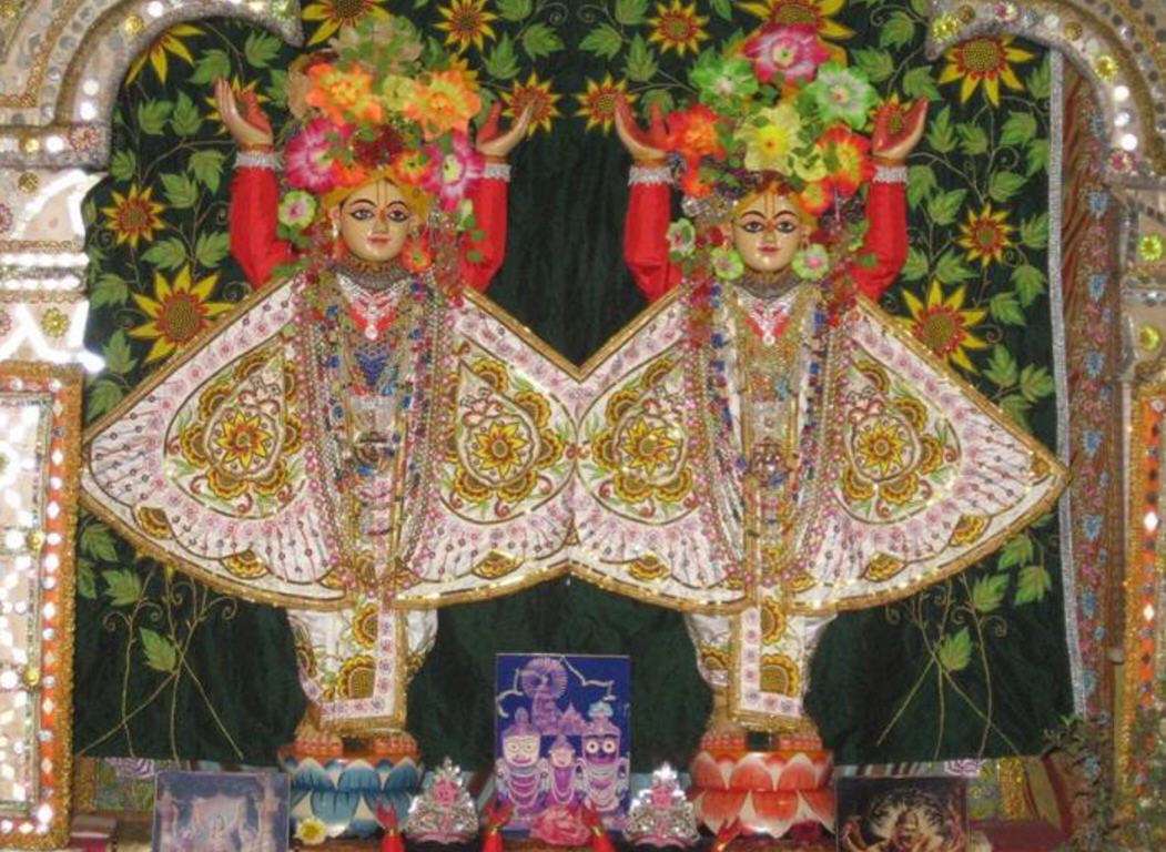 BEAUITIFUL NITAI (left)-GAURANGA (right) AT EKACHAKRA ISKCON TEMPLE