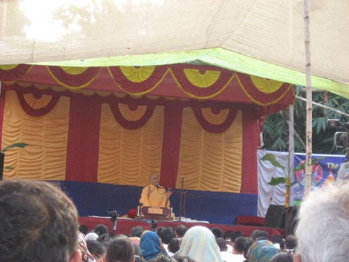 HH Radhanath Swami discussing Nitai Katha- Ekachakra